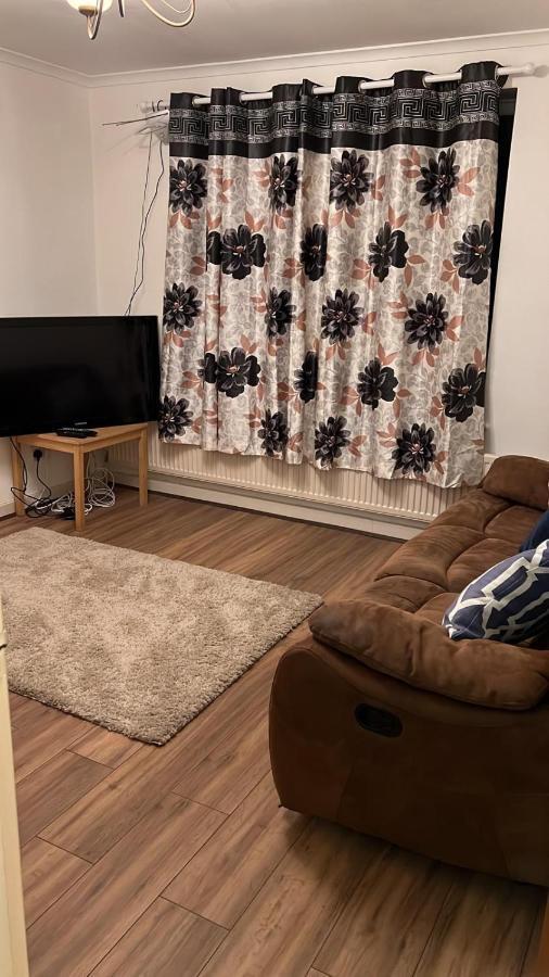 Smalinz Homes Finchley ロンドン エクステリア 写真