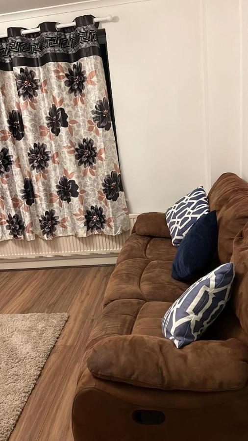 Smalinz Homes Finchley ロンドン エクステリア 写真